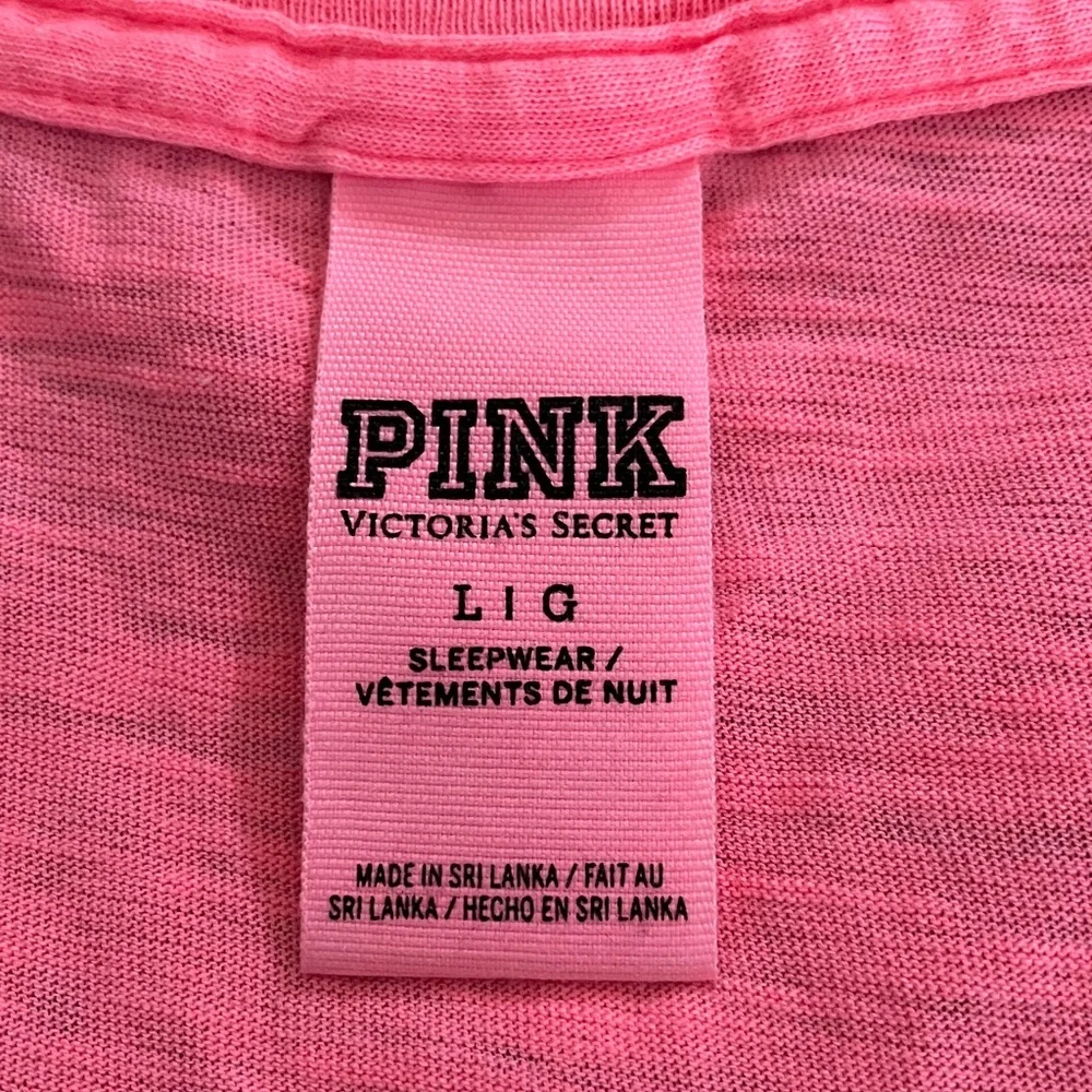 🎉4 for $20 PINK Victoria's Secret Short Sleeve V-Neck Tee, Large - Picture 5 of 6